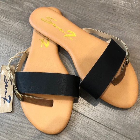 Seven7 Koopie Sandals - Picture 3 of 5